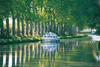Navegar por el Canal du Midi